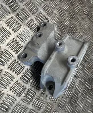 Mitsubishi Outlander Engine mount bracket