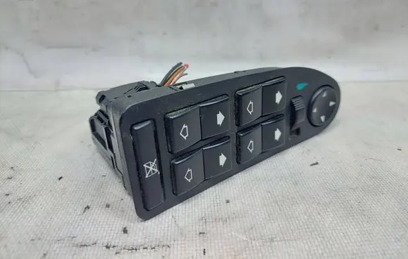 BMW 5 E39 Electric window control switch 8368966 155084