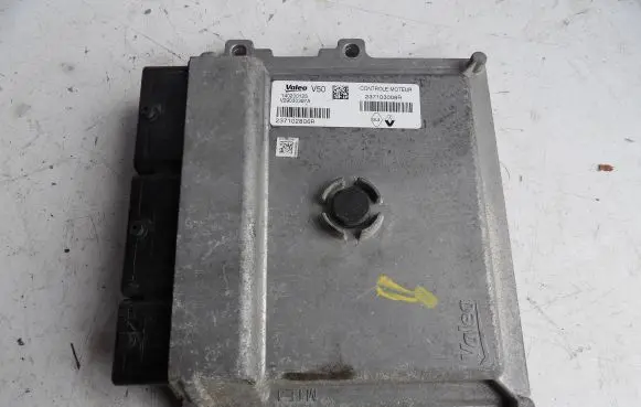 Dacia Sandero Engine ECU kit and lock set 237102806R V29030397A 140200125