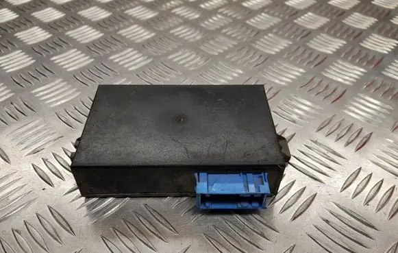 BMW 7 E38 Cruise control unit/module 8375497