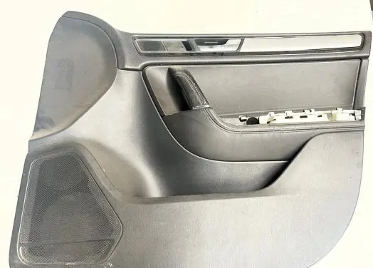 Volkswagen Touareg II Front door card panel trim 7P1867012 A047720 7P2867012