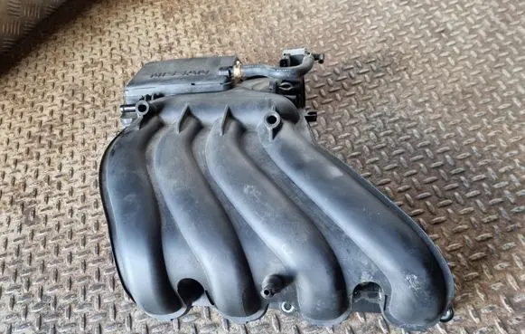 Nissan Juke I F15 Intake manifold