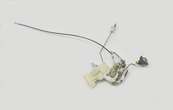 Toyota Yaris Front door lock