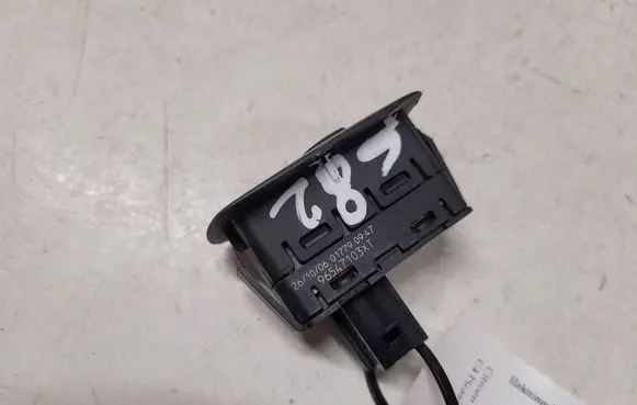 Citroen C4 I Picasso Electric window control switch 96547103XT 01779
