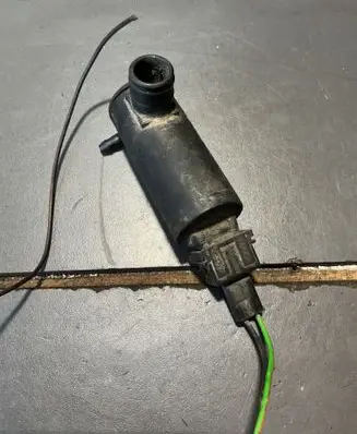 Ford Focus Windscreen/windshield washer pump 93BB17K624AA D00LA