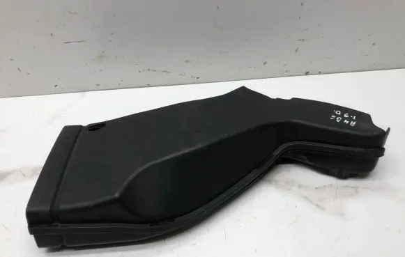 Audi A4 S4 B6 8E 8H Air intake duct part 8E0129618D