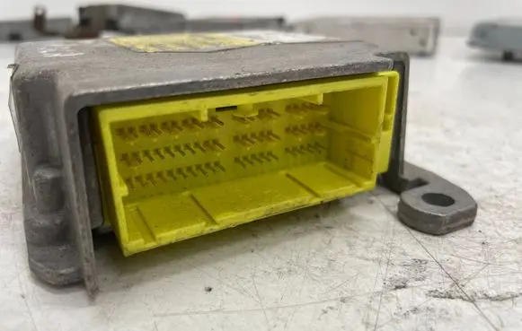 Toyota Corolla Verso E121 Airbag control unit/module 211082108