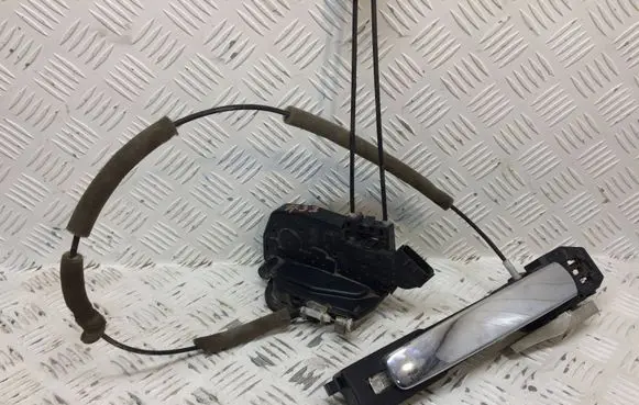 Nissan X-Trail T31 Rear door lock