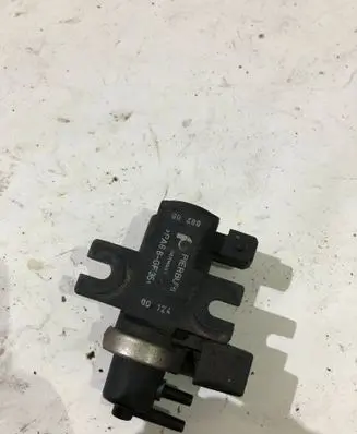 BMW 7 E38 Turbo solenoid valve 72279600 2247905