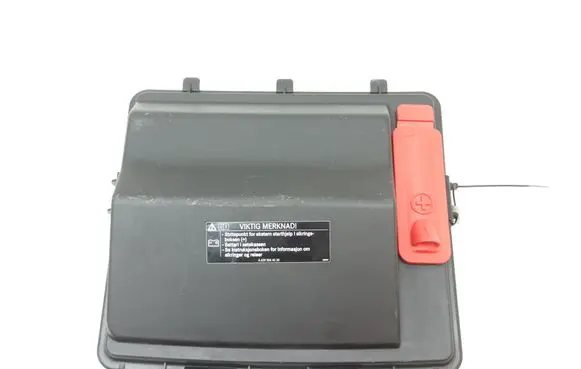 Mercedes-Benz Vito Viano W639 Battery box tray cover/lid A6395844038 A6395450303