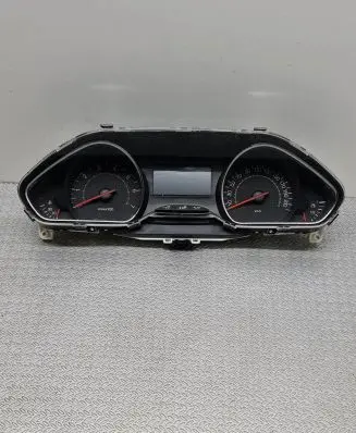 Peugeot 208 Speedometer (instrument cluster) 9801904780 E137HWG2 E137WWLL0900