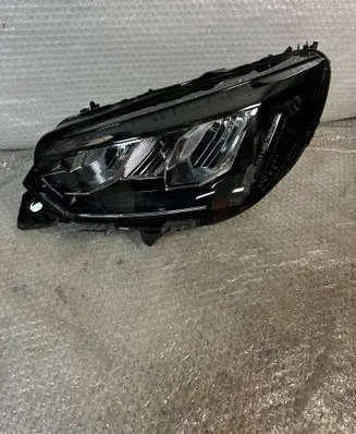 Peugeot 2008 II Headlight/headlamp 9833036380