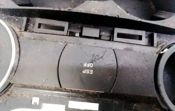 Volkswagen Touareg I ESP (stability program) switch 
