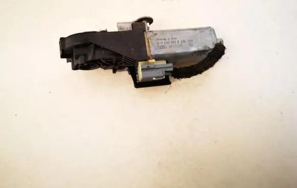 Volvo XC90 Seat adjustment motor 0390203248