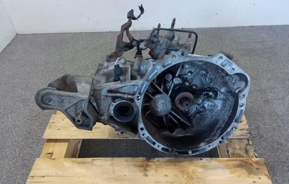Manual 5 speed gearbox