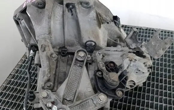 Renault Megane II Manual 5 speed gearbox JR5108