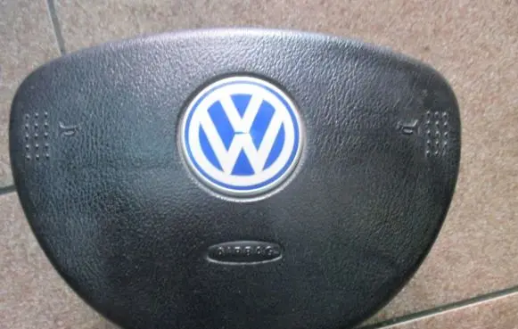 Volkswagen New Beetle Steering wheel airbag