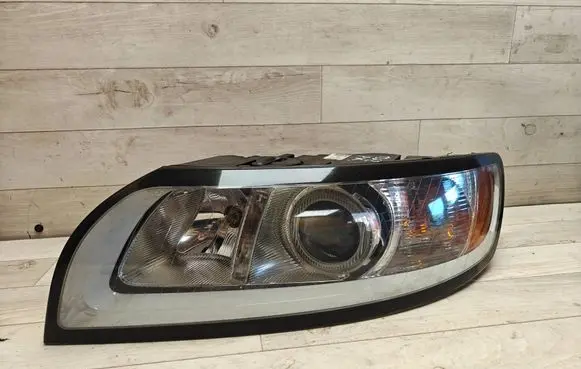 Volvo V50 Headlight/headlamp 31265700 0301237601