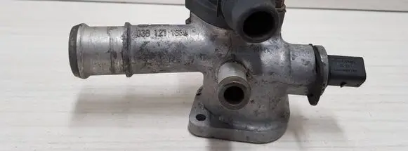 Volkswagen PASSAT B5.5 Engine coolant pipe/hose 038121133A 038121144A