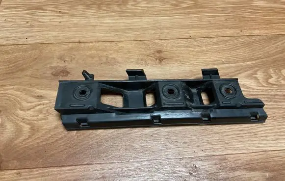 Volkswagen PASSAT B6 Front bumper mounting bracket 3C0807183