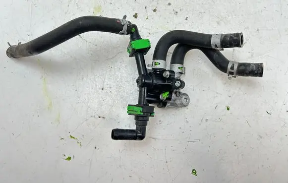 Thermostat/thermostat housing