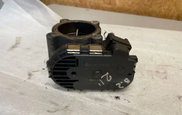 Mercedes-Benz E W211 Throttle valve A6420900270