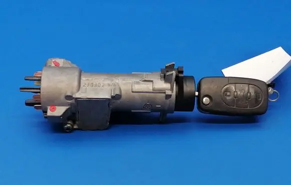 Volkswagen PASSAT B5 Ignition lock 4B0905851C