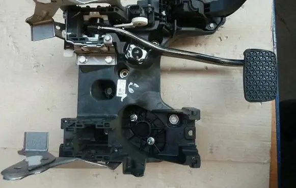 Opel Insignia A Pedal assembly 23335259