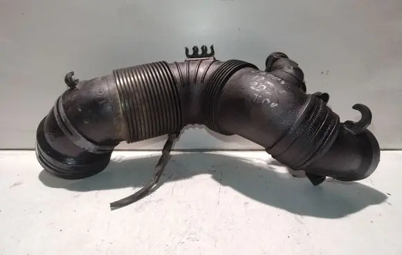 Volkswagen Caddy Air intake hose/pipe
