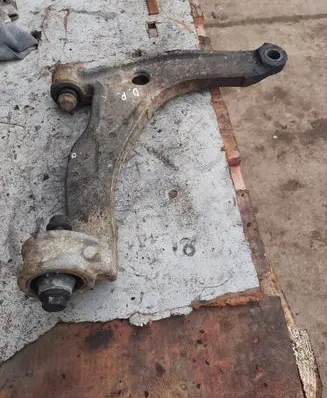 Volkswagen Transporter - Caravelle T5 Front lower control arm/wishbone 7H0407166B