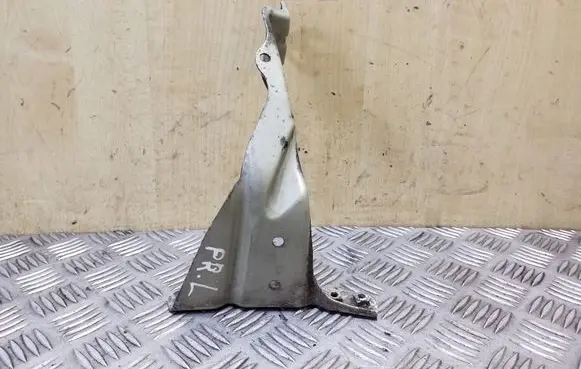 Seat Exeo (3R) Fender mounting bracket 8E0821135C