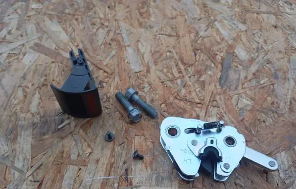 Hyundai i30 Seat back rest lock catch 