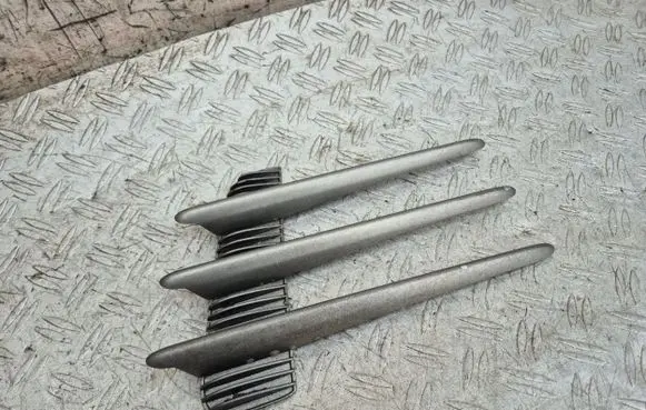 Chrysler Crossfire Fender grill A1938810211
