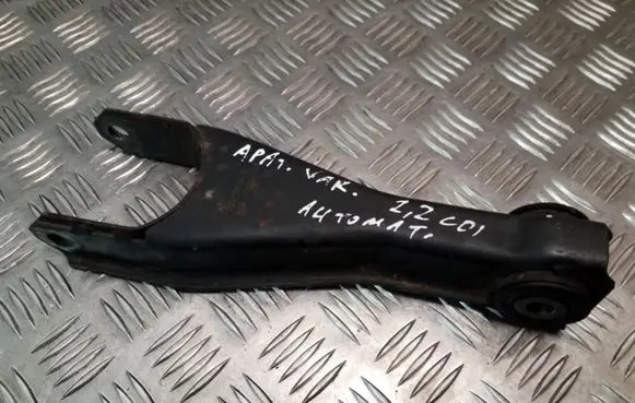 Mercedes-Benz Vito Viano W638 Engine mount bracket 6382420209
