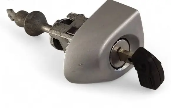 BMW 3 E90 E91 Front door lock (next to the handle) 