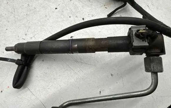 Hyundai ix20 Fuel injector 5M0P8PR1E2 28235143