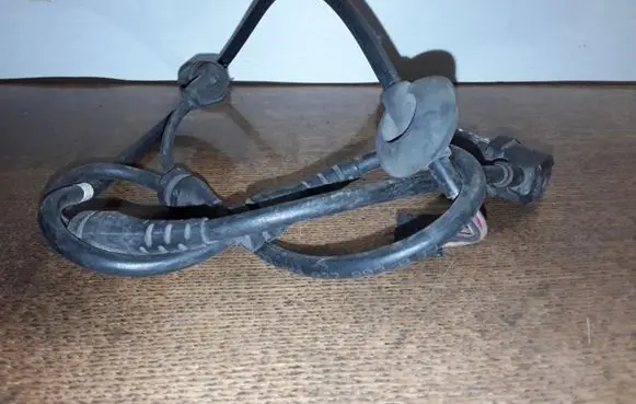 Audi A4 S4 B6 8E 8H ABS brake wheel speed sensor 0265006682