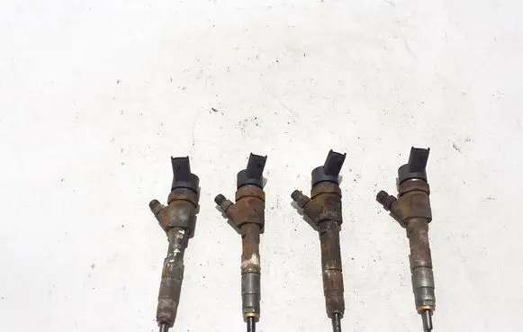 Renault Trafic II (X83) Fuel injector 8200238528