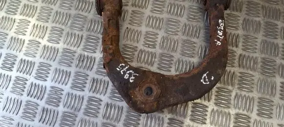 Toyota Land Cruiser (J100) Front lower control arm/wishbone