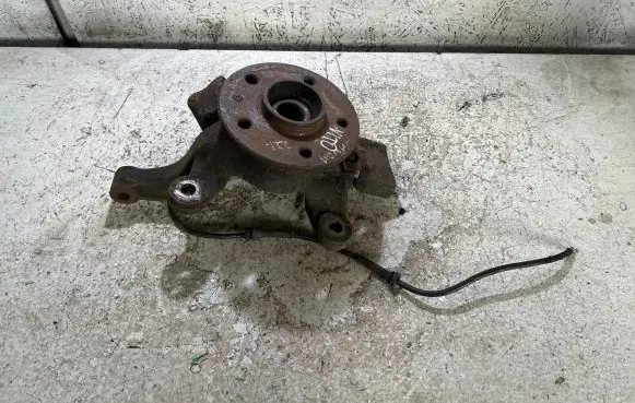 Mercedes-Benz Vito Viano W639 Front wheel hub