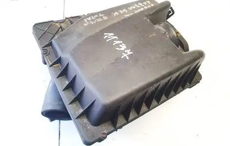 Opel Astra H Air filter box 55556464