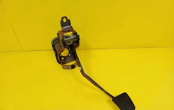 Hyundai i30 Clutch pedal 