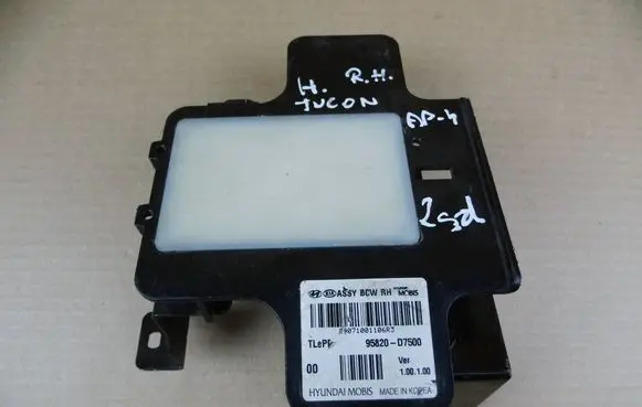 Hyundai Tucson TL Blind spot module 95820D7500 D395855000