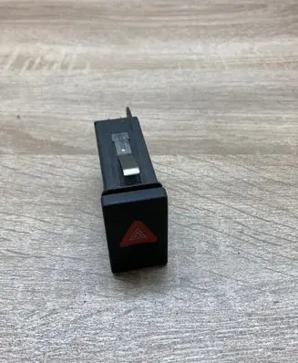 Volkswagen PASSAT B5 Hazard light switch 3B0953235C