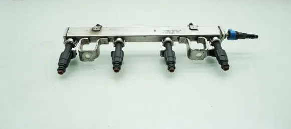 Mazda 5 Fuel main line pipe 6M8G-9D280-AA