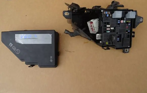 Volvo V60 Fuse box set 31398000