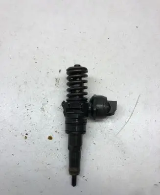 Volkswagen Bora Fuel injector 038130073AJ 0414720037