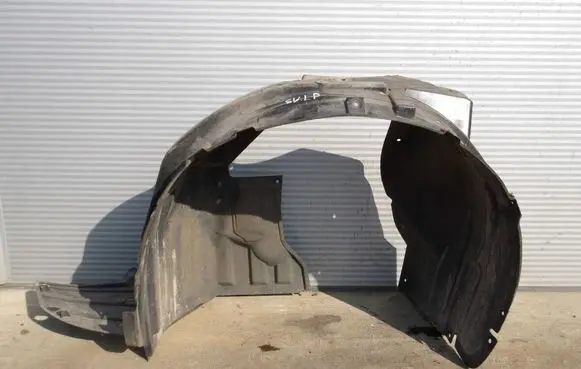 Suzuki Vitara (LY) Front arch trim