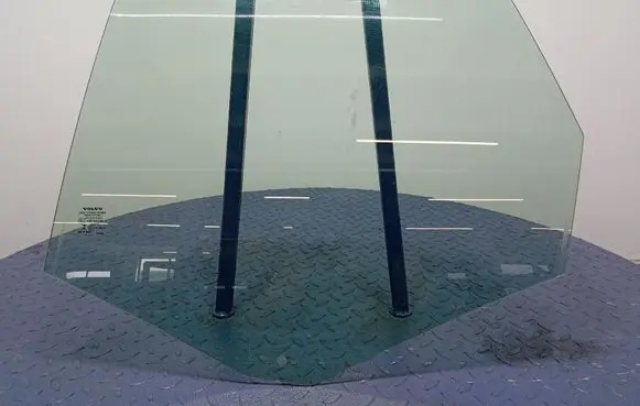 Volvo S90, V90 Rear door window glass