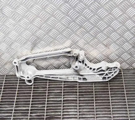 BMW i8 Engine mounting bracket 6856297